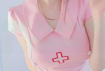 白银81的美脚：让视线不自觉游离，影子里藏着无圣光