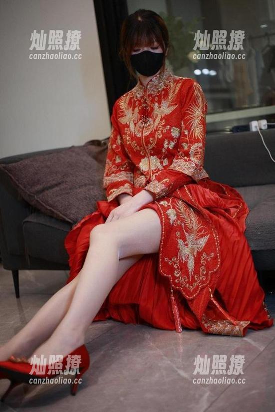 微密圈 - 新一波套图更新—白龙猫女的职业装库里斯，来试试不正式的正式感！