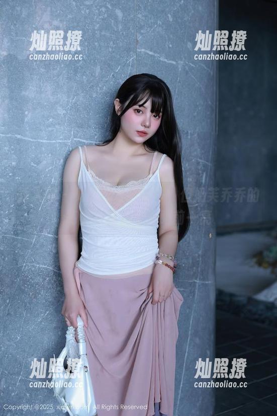 秀人网 - 见过白衬衫的多，但奶芙乔乔的高清版真是让人眼前一亮