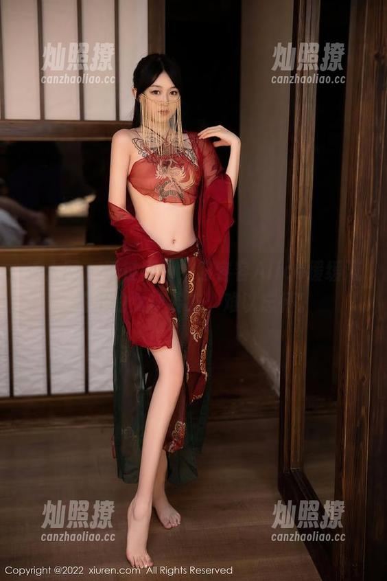 秀人网 - 透过原图，容容容Alice缓缓流露出的女神姿态，难以忘怀。