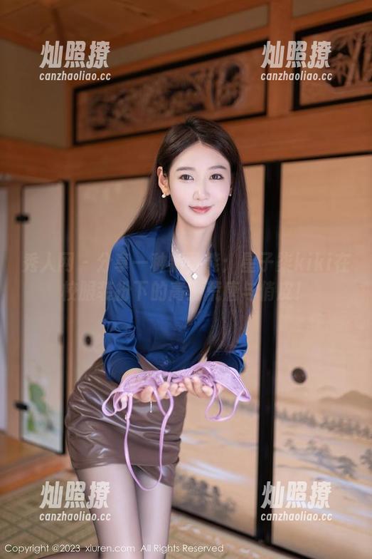 秀人网 - 分享一种新可能：星子柒kiki在校服装扮下的高清荒唐与俏皮！