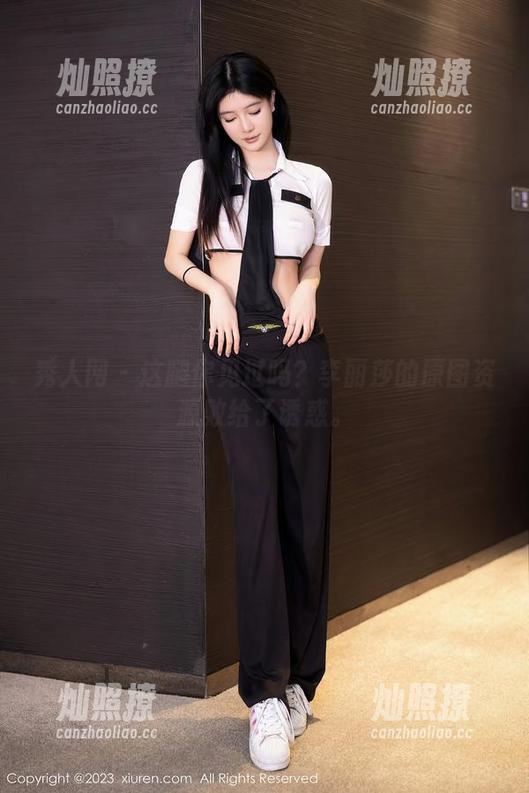 秀人网 - 这腿你见过吗？李丽莎的原图资源败给了诱惑。