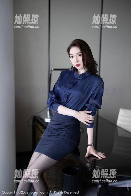 秀人网 - 图片里的田兮白，眼镜其实是在抢风头吗？