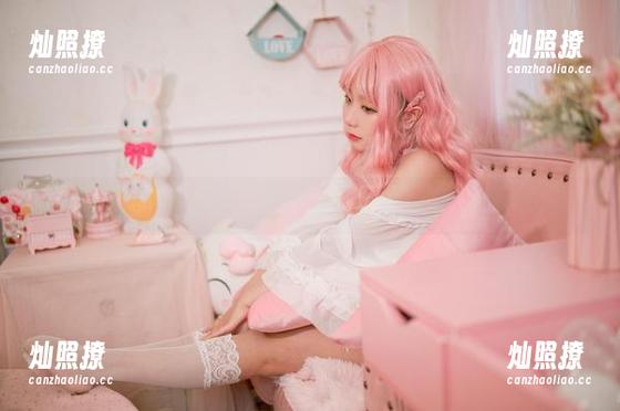 穆零Mu0的短裙写真：免费领略时髦，饱眼福不过瘾！