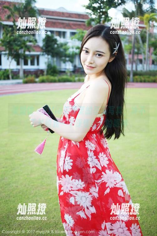 美媛馆 - Ellie艾栗栗的圣诞写真，冷不丁就给我一个深情满分的眼神