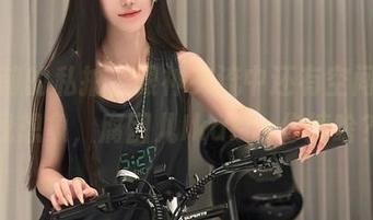 玉藻前的私拍，眼神交流中还有空间留给我想象，腐团儿Ikaros你搞啥？