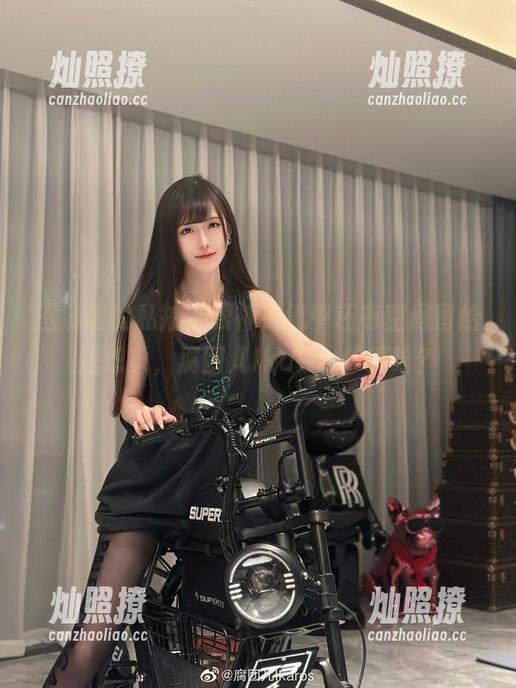 玉藻前的私拍，眼神交流中还有空间留给我想象，腐团儿Ikaros你搞啥？