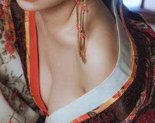 更新！自闭颜球球和她的豹纹内衣写真集里的小秘密