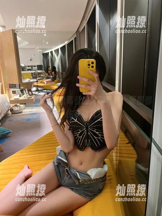 微密圈 - 每次看葛征的美脚写真，原图都忍不住多戳几次！