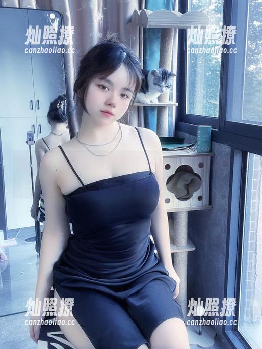 微密圈 - 遇见图库里不一样的葱油饼er：灰t的轻松穿搭