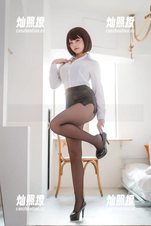 美腿在前，蜜汁猫裘无圣光俏皮作品
