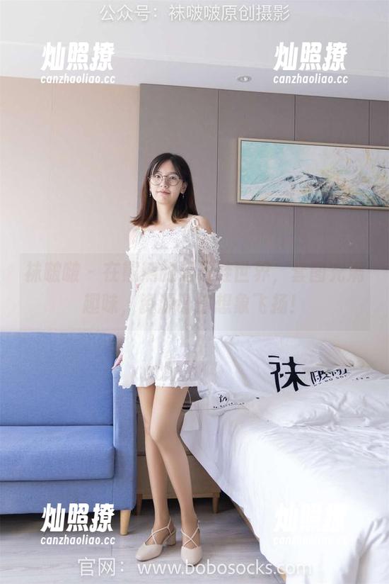 袜啵啵 - 在熊熊的运动鞋世界，套图充满趣味，资源让你想象飞扬！