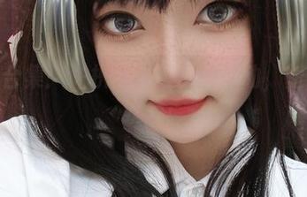 高清合集：许枳在校服里的灵动，壁纸照妖镜！