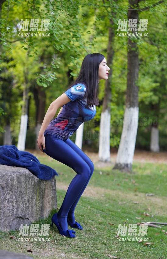微密圈 - 辣妈女神最新写真，双马尾能hold住一切吗？