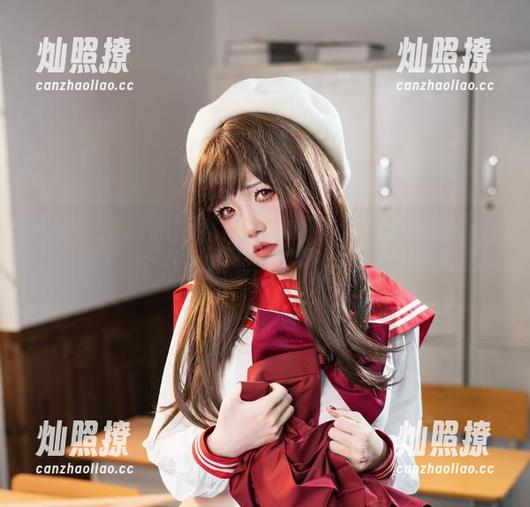 阿薰kaOri和她的红裙。请为这部cos电影打个分，哈哈，别太严肃！