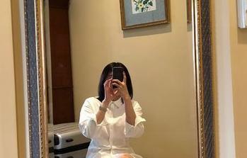 微密圈 - 雅雅的气质呀的婚纱合集，真心佩服她的勇气，我连个试穿的机会都没有，唉。