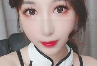 你见过这样的美图吗？雯粥粥和露背猫咪的绝妙结合！