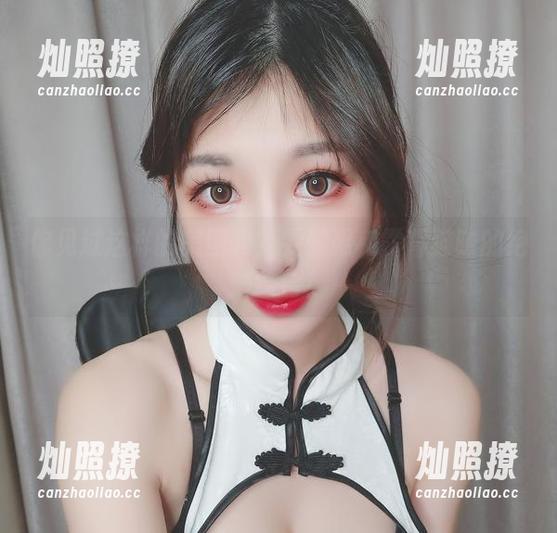 你见过这样的美图吗？雯粥粥和露背猫咪的绝妙结合！