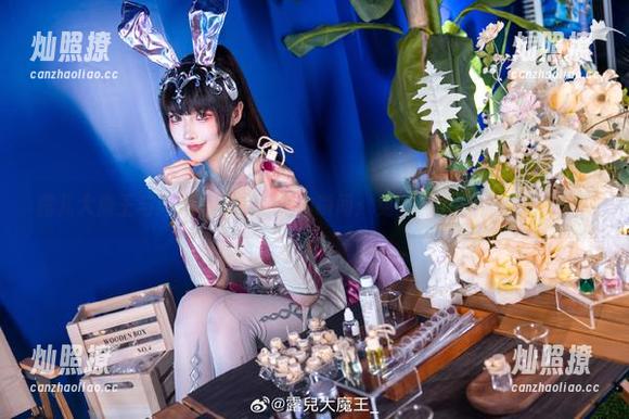 露儿大魔王与间谍过家家交锋的瞬间：免费的图册让人想多了！