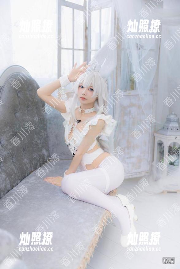 香川澪 香川澪又更新啦,白丝兔女郎美图,我能说一遍真香吗?