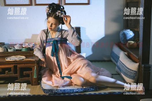 照片里藏着鹿八岁baby的叛逆，黑色写真集分享推向另一个巅峰！